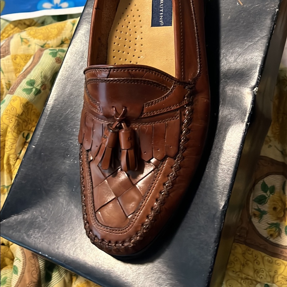 Mens dress shoes